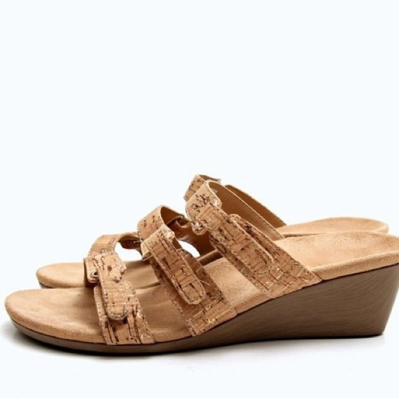 NWOT Vionic Dwyn 3 Strap Natural Cork Wedge Sandals Tan Women Size 7 - Picture 2 of 8